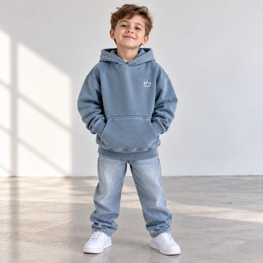 Hoodie Heavyweight enfant et ado Light Blue, vue de face, molleton épais 8.5 oz au fini pigment-dyed, L’ATELIER 514 Montréal.