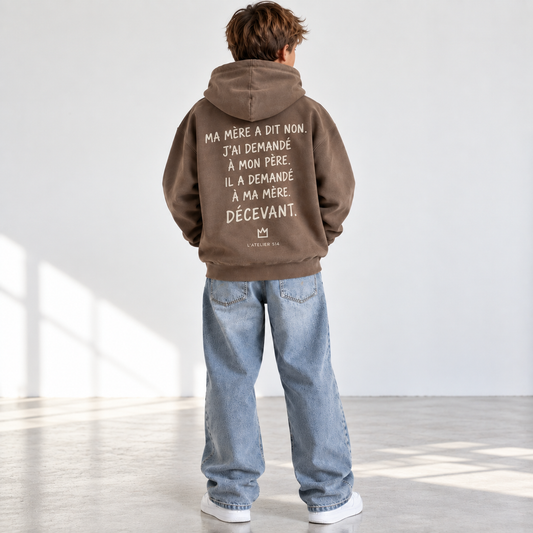 Hoodie Heavyweight enfant et ado Mocha, vue de dos avec design imprimé, molleton épais 8.5 oz, L’ATELIER 514 Montréal.