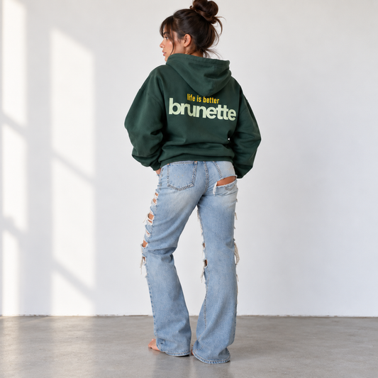 Hoodie premium femme Alpine Green avec design Life Is Better In Brunette, vue de dos - L'atelier 514
