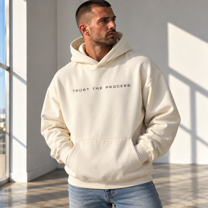 Hoodie heavyweight homme Cream 13.5 oz en coton avec design TRUST THE PROCESS navy – L’ATELIER 514