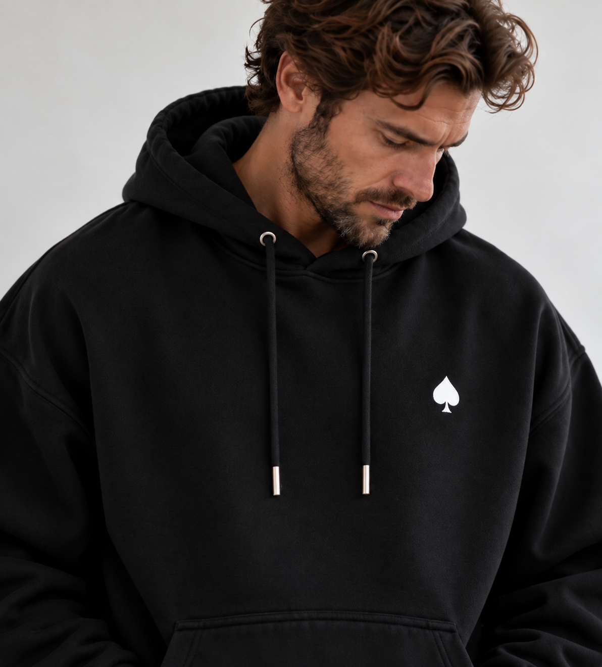 Hoodie premium homme Black 450 GSM avec as de pique blanc sur le cœur – L’ATELIER 514