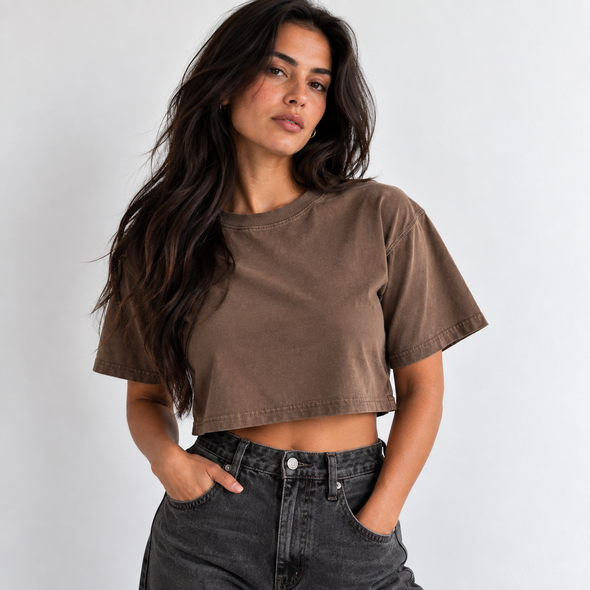 Crop top premium femme 100 % coton Mocha, vue de face – L’ATELIER 514