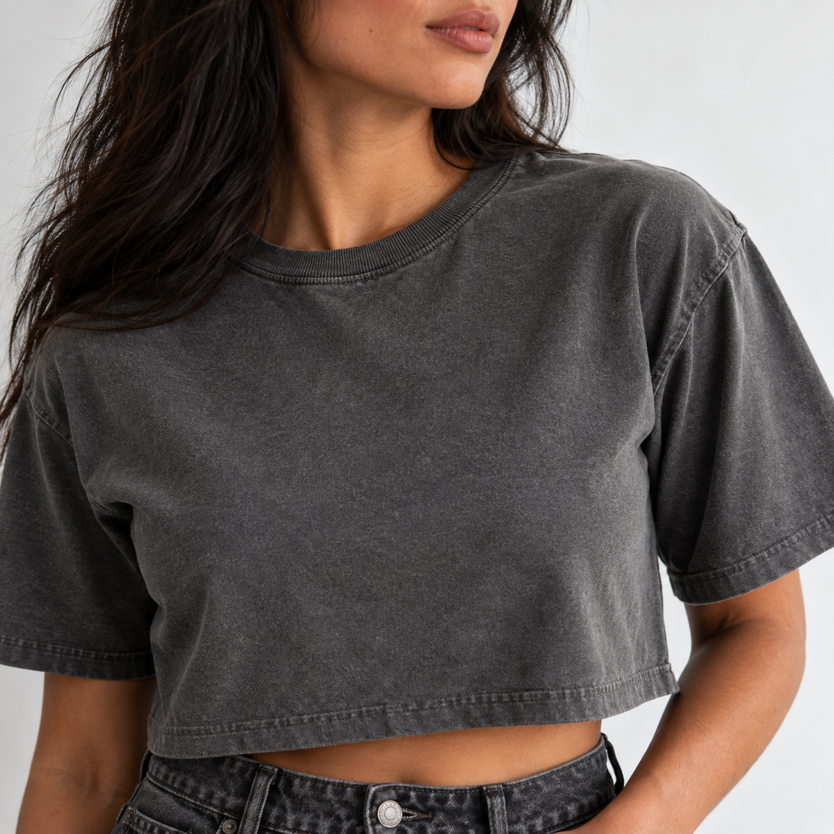 Crop top premium femme 100 % coton Shadow, vue rapprochée – L’ATELIER 514