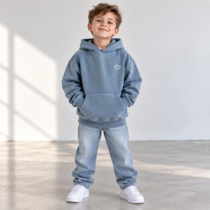 Hoodie Heavyweight enfant et ado Light Blue, vue de face, molleton épais 8.5 oz au fini pigment-dyed, L’ATELIER 514 Montréal.